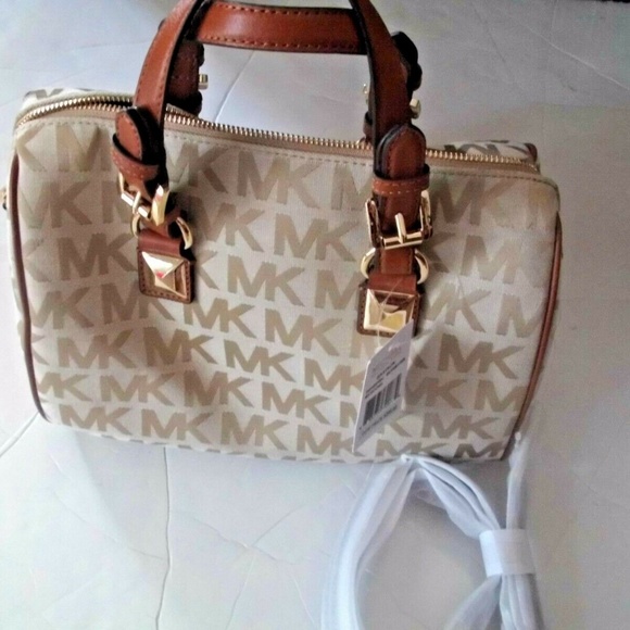 Michael Kors Camel Luggage Signature Medium Satche - Picture 5 of 8